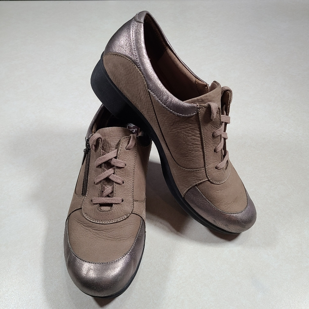 Dansko Loretta Taupe Nubuck Leather Lace Up Oxford Shoes Women Size 11